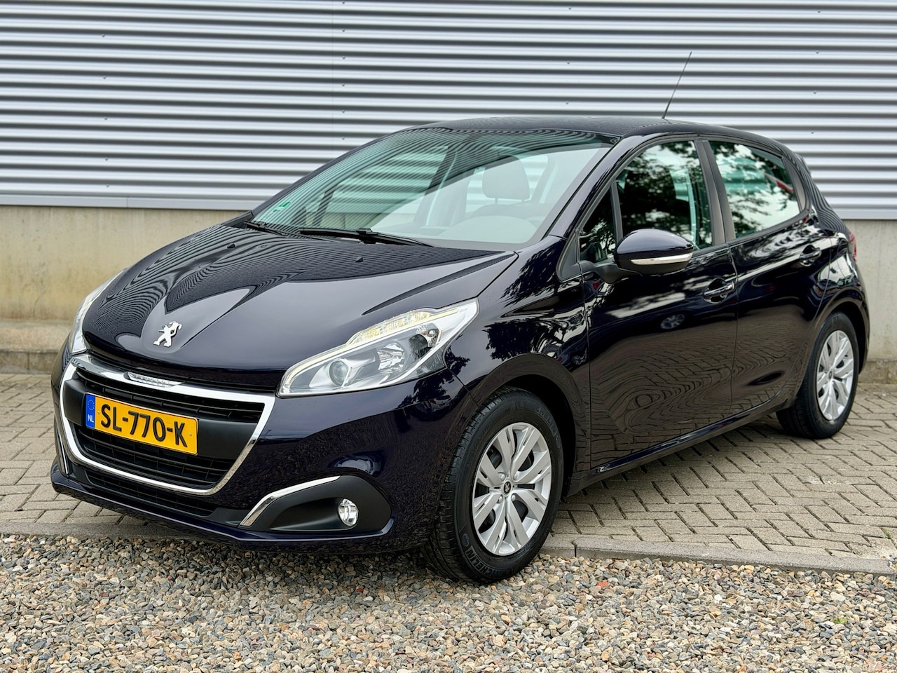 Peugeot 208 - 1.2 PureTech Blue Lion 5 deurs 82 PK [ fm navi,apple car,airco,cruise ] - AutoWereld.nl