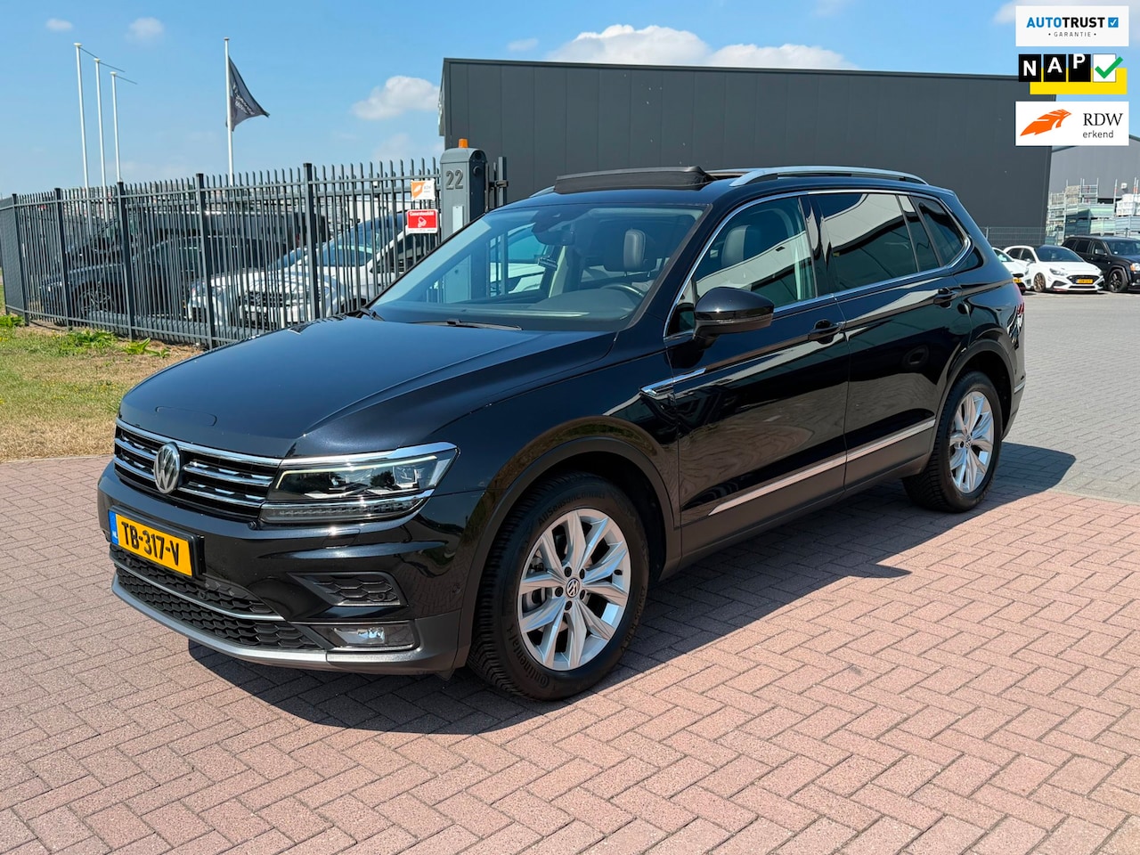 Volkswagen Tiguan Allspace - 1.4 TSI Highline Allspace 2018 NAP 1e Eigenaar Pano Trekhaak - AutoWereld.nl