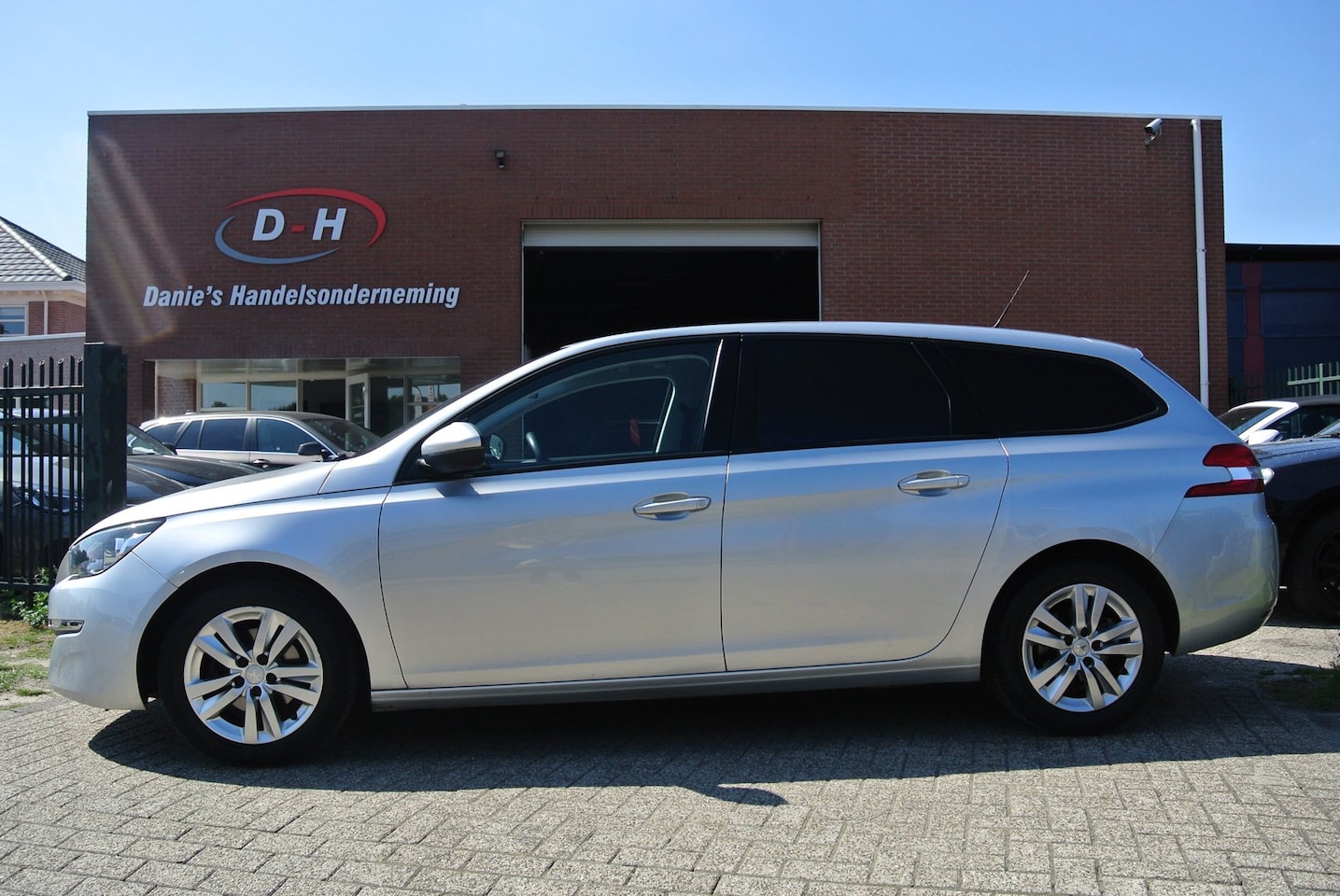Peugeot 308 SW - 1.2 e-THP Blue Lease airco inruil mogelijk nap - AutoWereld.nl