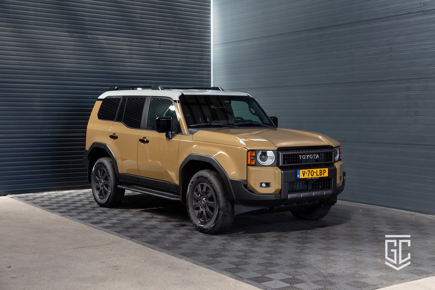 Toyota Land Cruiser - 2.8 D-4D Blind Van First Edition 2.8 D-4D Blind Van First Edition - AutoWereld.nl