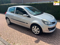 Renault Clio - 1.4-16V Expression |airco| trekhaak| lage kilometerstand|