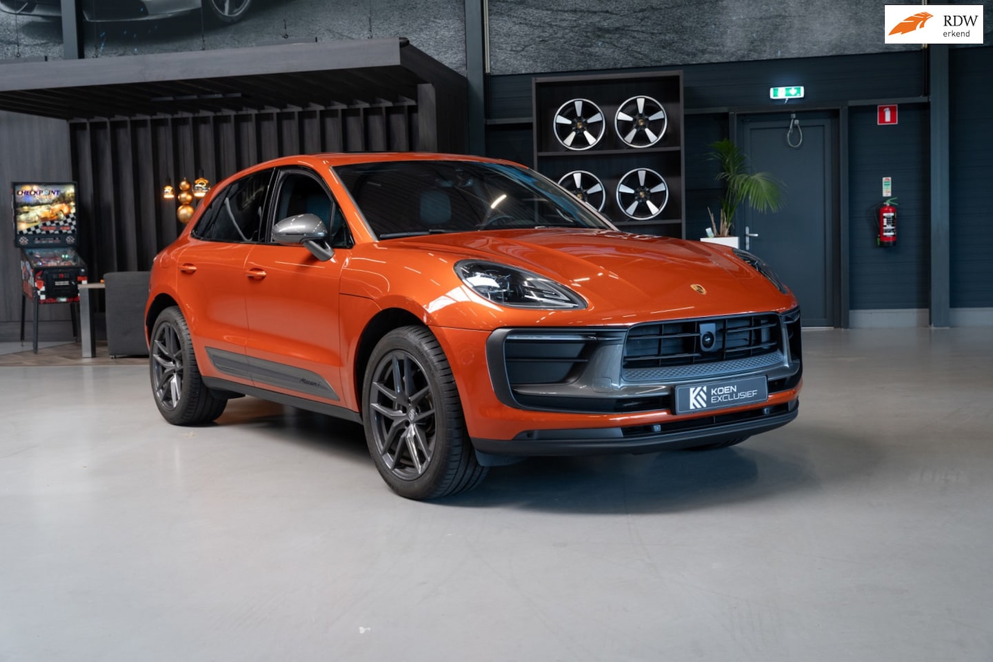 Porsche Macan - 2.0 T Km-stand (2022, NL) SportChrono, Luchtvering, adaptieve cruisecontrol, vol leder - AutoWereld.nl