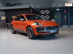 Porsche Macan - 2.0 T Km-stand (2022, NL) SportChrono, Luchtvering, adaptieve cruisecontrol, vol leder