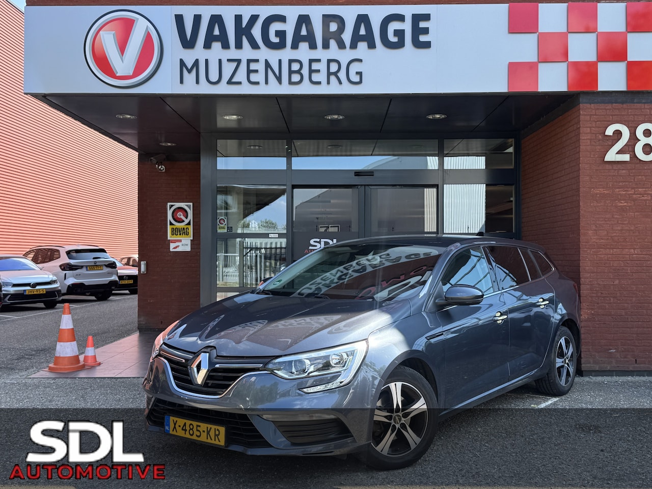 Renault Mégane Estate - 1.2 TCe Limited // NAVI // PDC // CRUISE // CLIMA // BLUTOOTH // - AutoWereld.nl
