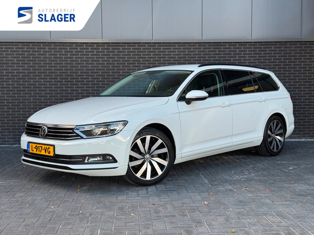 Volkswagen Passat Variant - 1.4 TSI Highline | Trekhaak | Ergo | Navi | Carplay - AutoWereld.nl