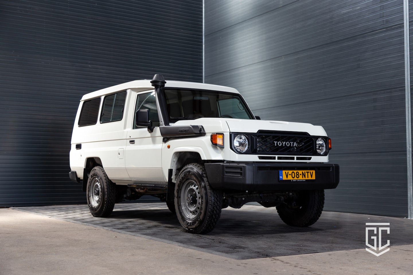 Toyota Land Cruiser - GRJ78 M/T - AutoWereld.nl