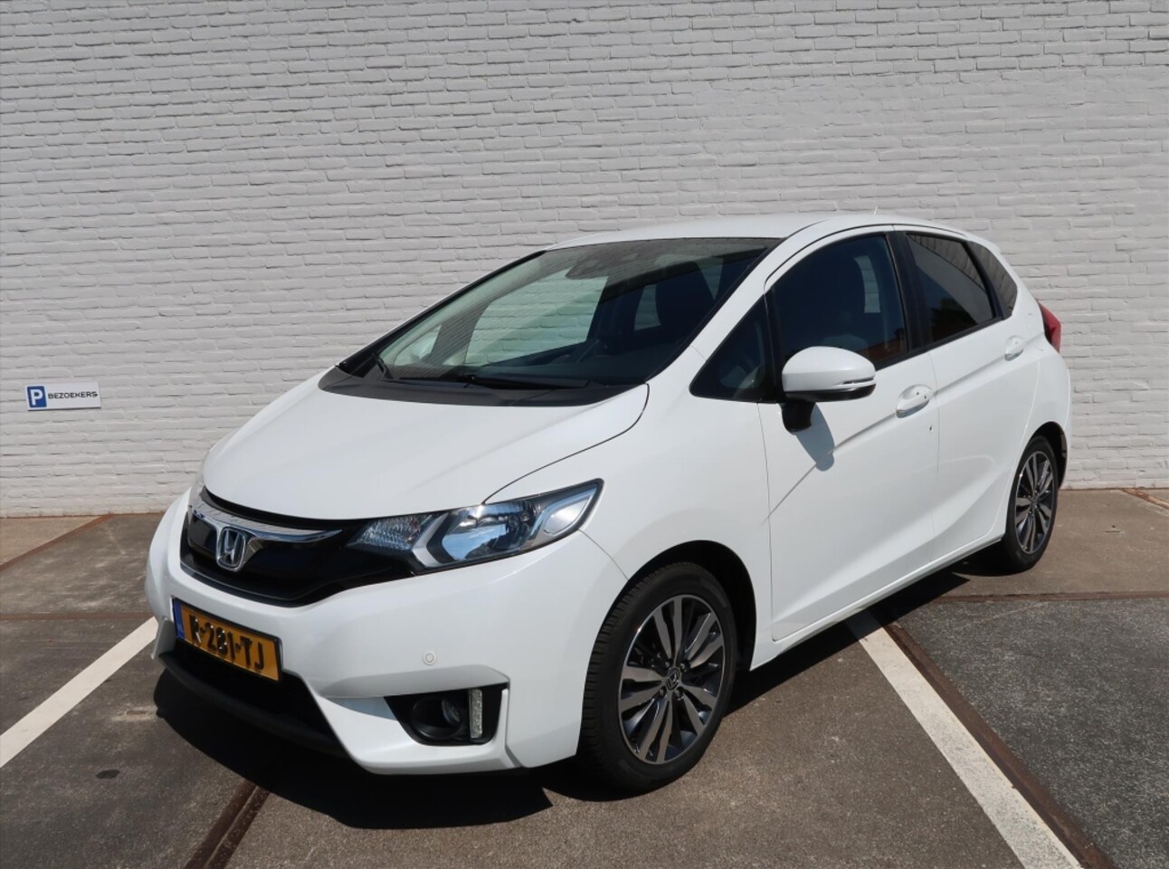Honda Jazz - 1.3 i-VTEC 102pk Elegance I Navi I Climate Control I Camera I PDC V + A I Trekhaak I Verwa - AutoWereld.nl