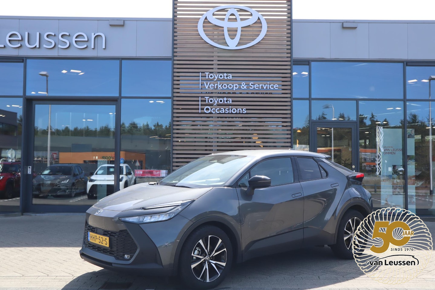 Toyota C-HR - HYBRID 140 DYNAMIC ANDROID/APPLE AD-CRUISE PRIVACY-GLASS PARK-SENSOREN KEYLESS 18"LMV BLIS - AutoWereld.nl