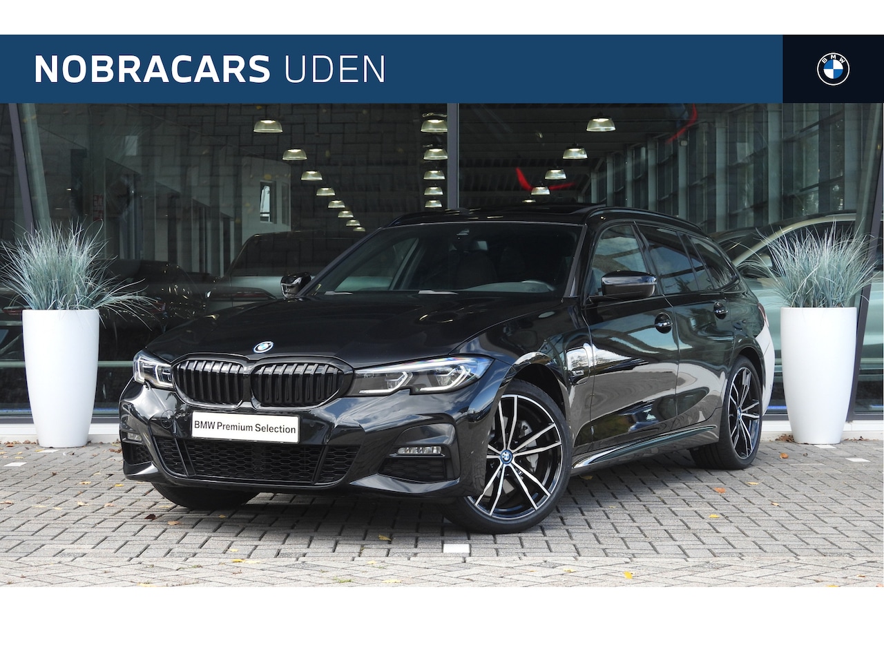 BMW 3-serie Touring - 330e High Executive M Sport Automaat / Panoramadak / Sportstoelen / Laserlight / Achteruit - AutoWereld.nl