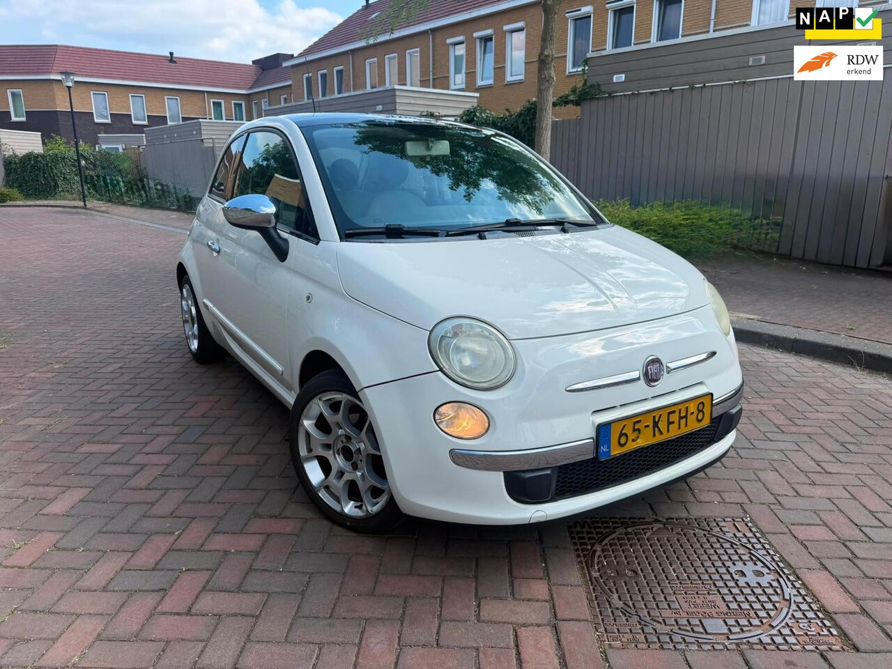 Fiat 500 - 1.2 Lounge *Mooie auto* Automaat* Pano* - AutoWereld.nl