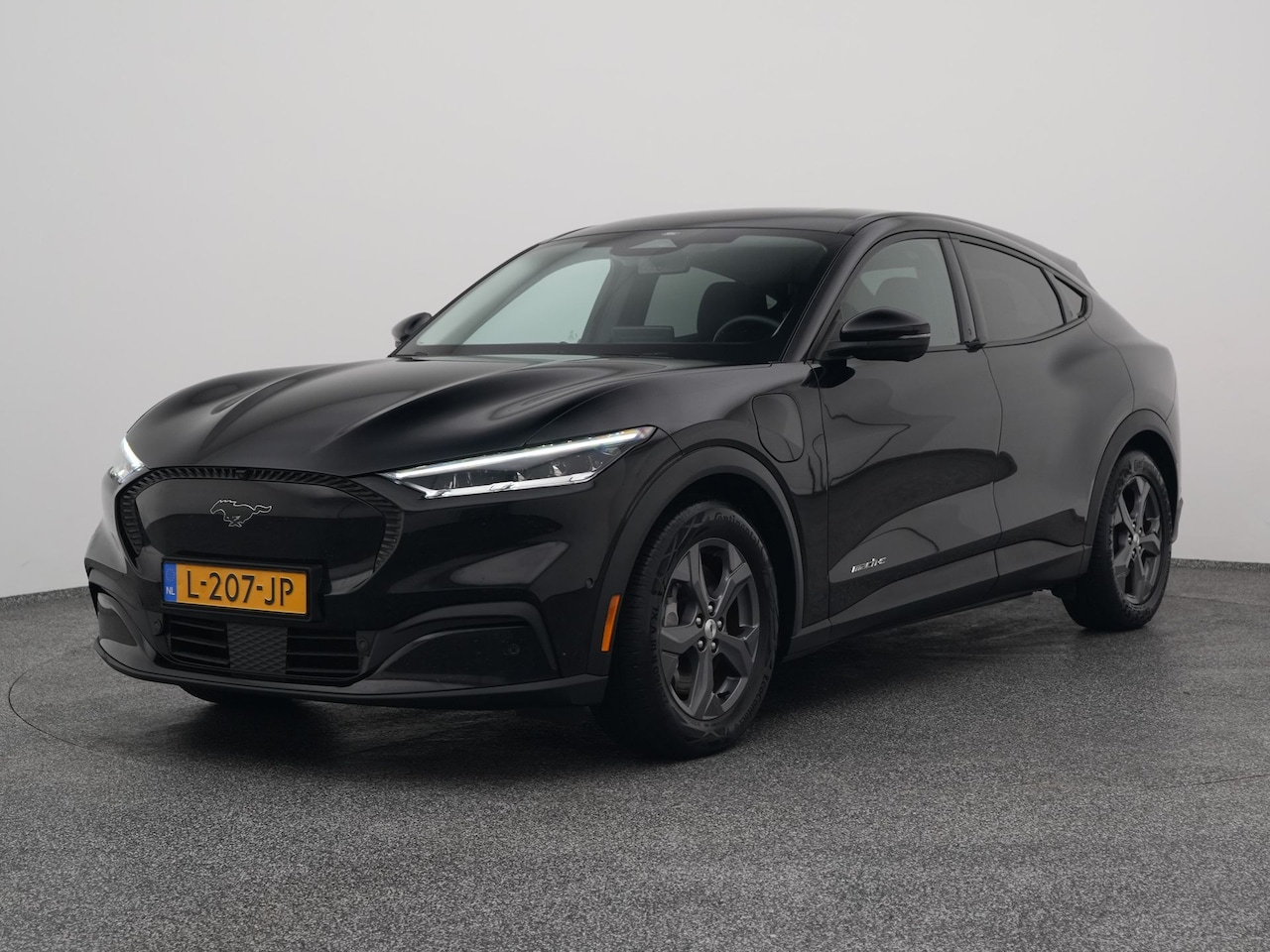 Ford Mustang Mach-E - Standard RWD 75 kWh | 360° | ADAPTIVE | B&O | STOEL-STUURVERW. - AutoWereld.nl
