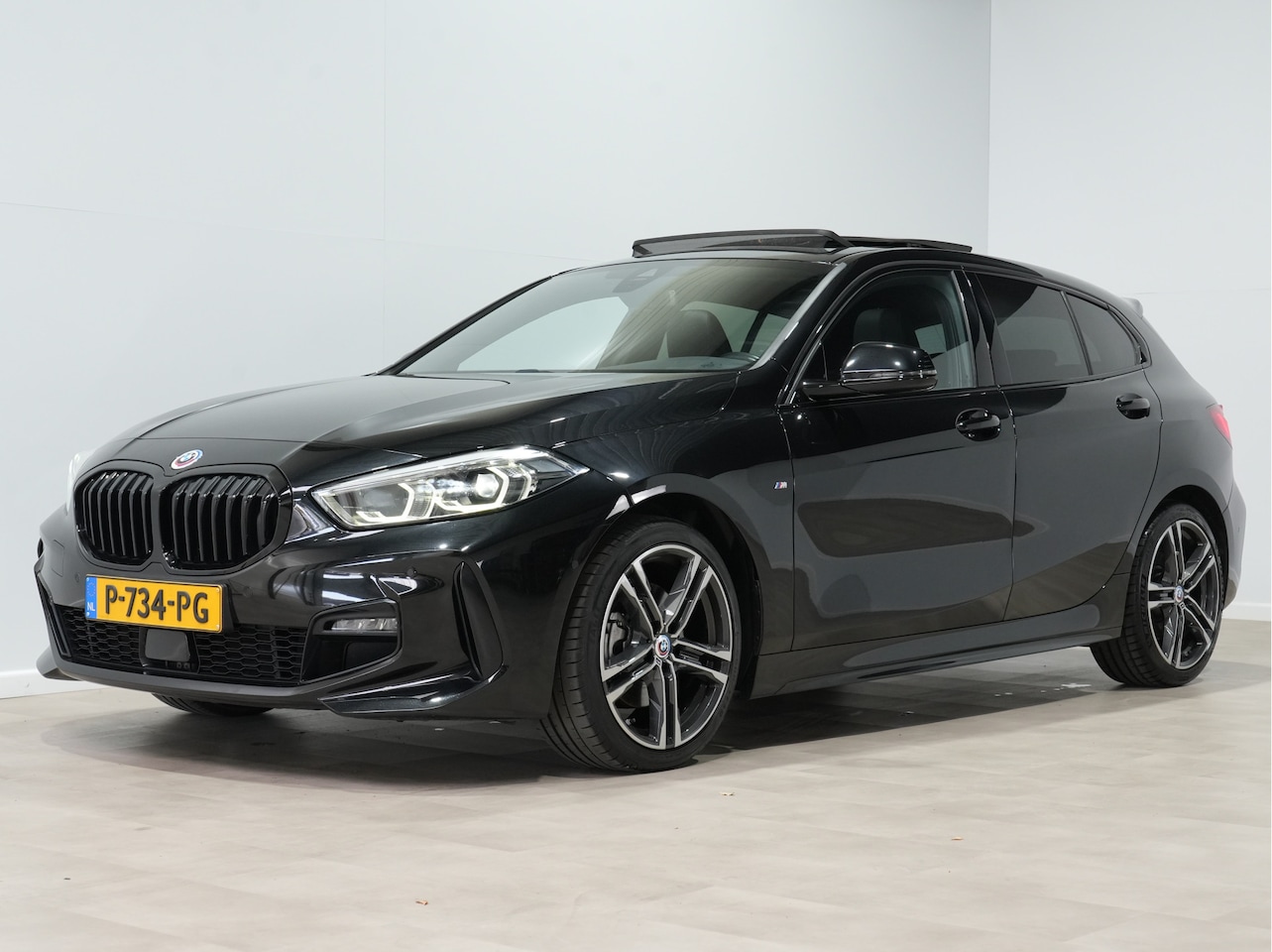 BMW 1-serie - 118i Executive 300 - AutoWereld.nl