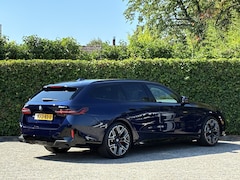 BMW 5-serie Touring - 520i | M-Sport Pro | Panorama | Harman/kardon | 20" | Park. Plus | Head-Up | Stoelvent. |