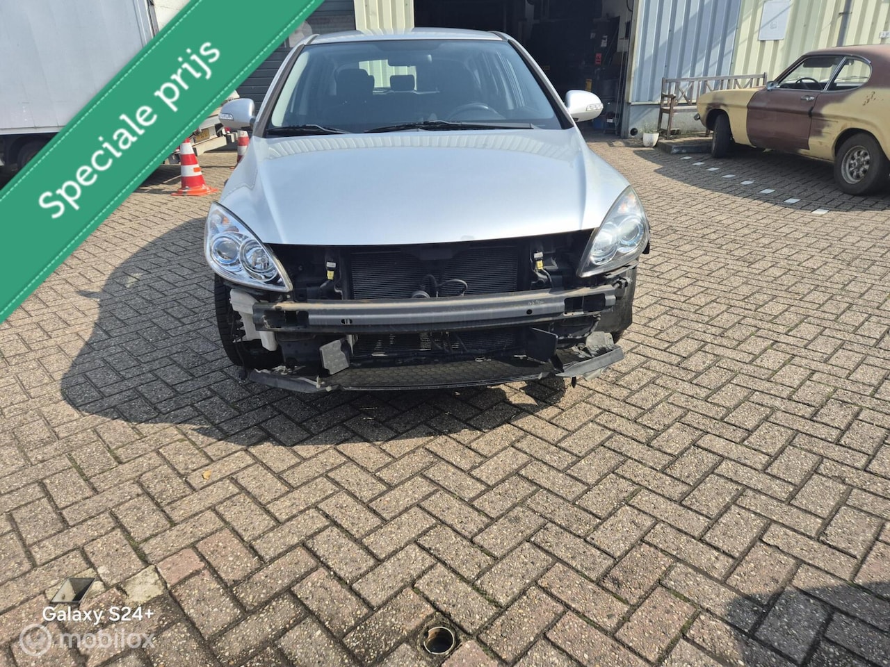 Hyundai i30 - 1.6i i-Motion Business TEKST LEZEN MOTOR DEFECT - AutoWereld.nl