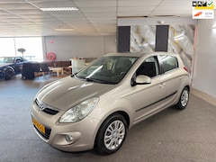 Hyundai i20 - 1.2i i-Motion Apk Nieuw, 2e eigenaar, Airco, E-Ramen, N.A.P, Trekhaak, 5Deurs, 2sleutels,