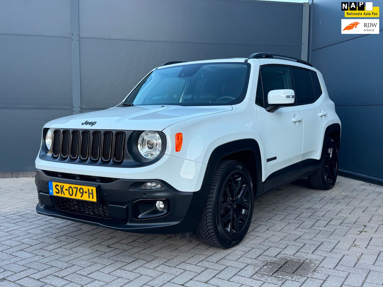 Jeep Renegade - 1.4 MultiAir Night Eagle II Limited automaat , Adaptive cruise , trekhaak - AutoWereld.nl