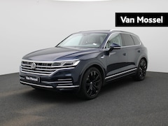 Volkswagen Touareg - 3.0 TSi eHybrid 4MOTION Elegance 381 PK| Dealeronderhouden | Luchtvering | Panoramadak | L