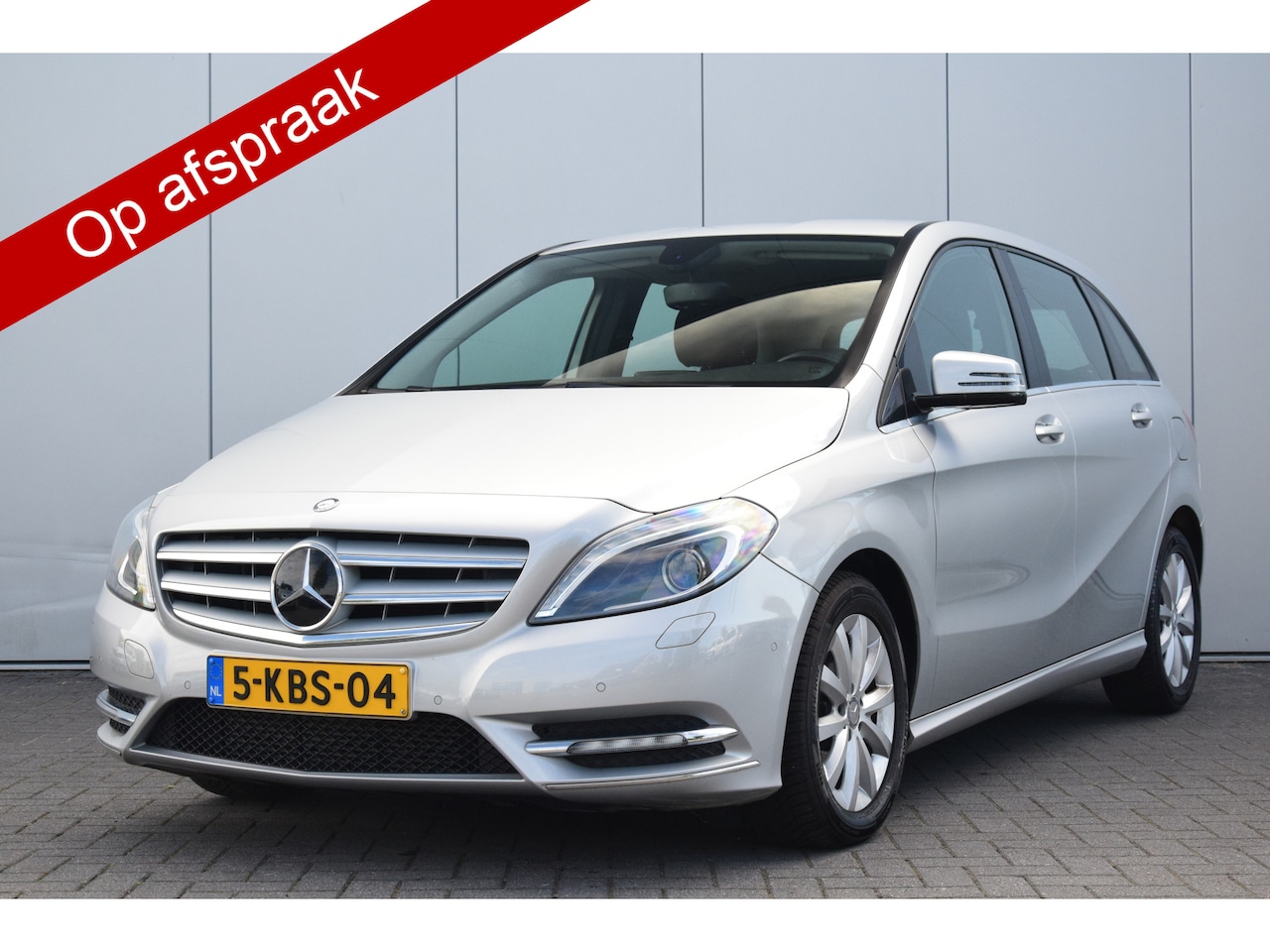 Mercedes-Benz B-klasse - 180 Ambition Automaat Bi-Xenon Navi Trekhaak/afneembaar 73dkm! - AutoWereld.nl