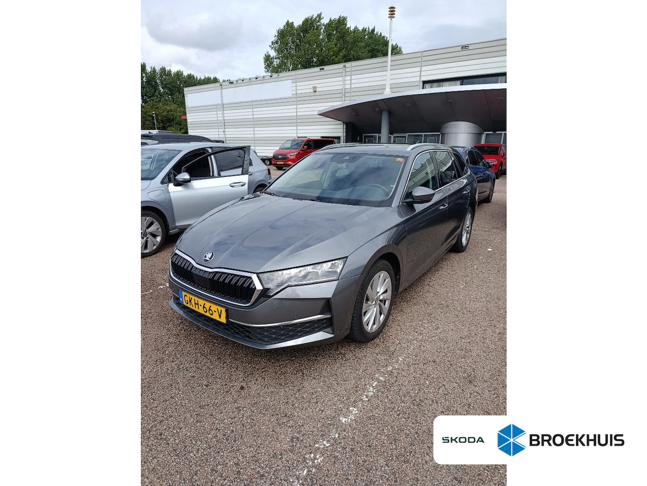 Skoda Octavia Combi - 1.5 TSI 115 pk Business Edition | Wegklapbare Trekhaak | Achteruitrijcamera | Apple Carpla - AutoWereld.nl