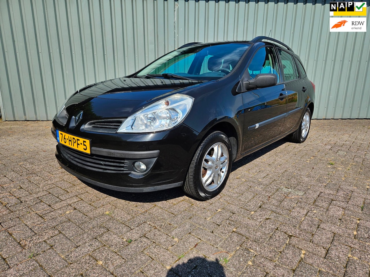 Renault Clio Estate - 1.2 TCE Sélection Business Airco lmv Trekhaak - AutoWereld.nl