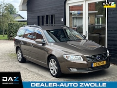 Volvo V70 - 1.6 T4 Nordic+ Aut/Ecc/Leer/Navi/Trekhaak