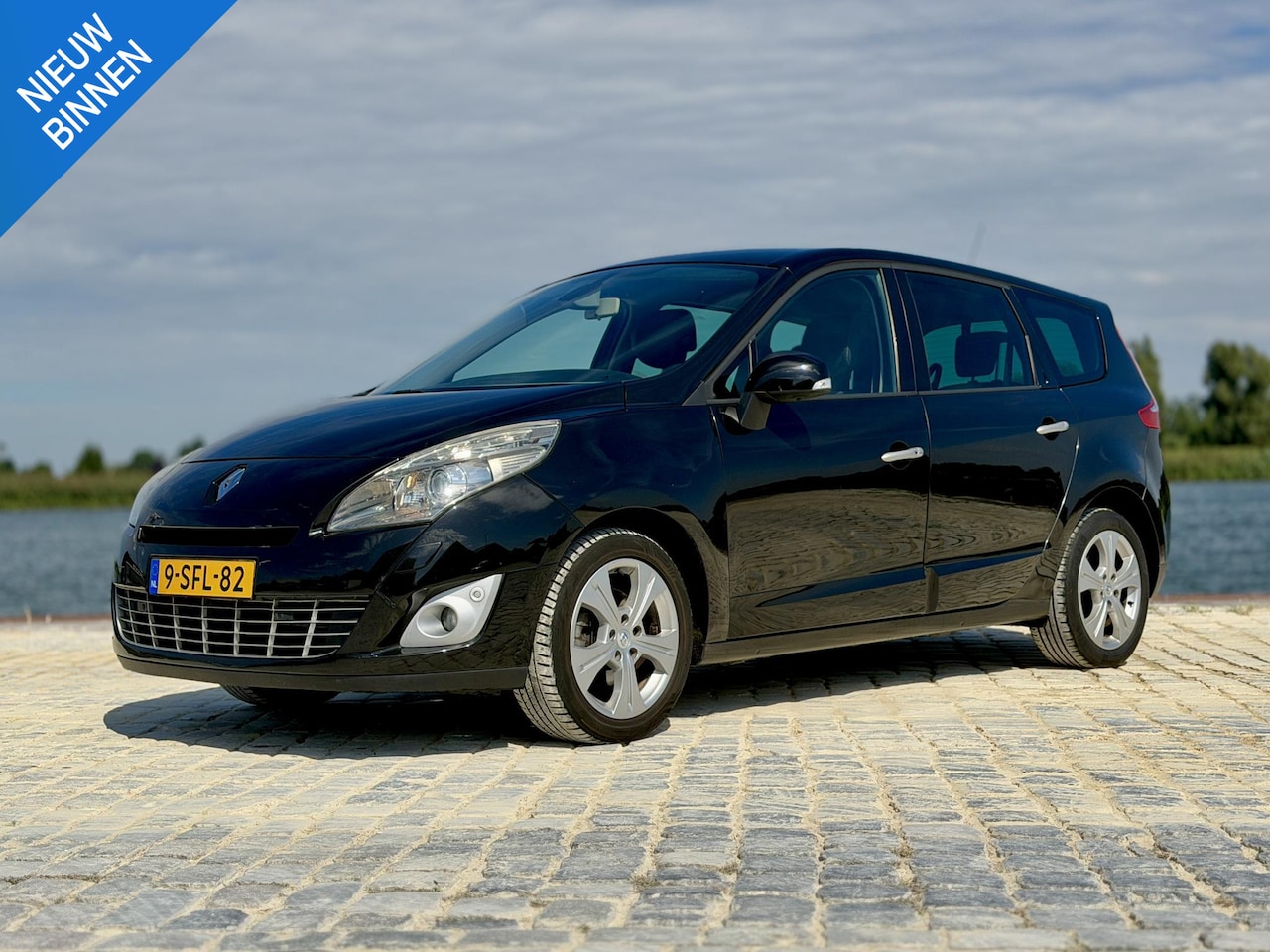 Renault Grand Scénic - 1.4 TCe Sélection Business|Camera|17"LM|Trekhaak - AutoWereld.nl