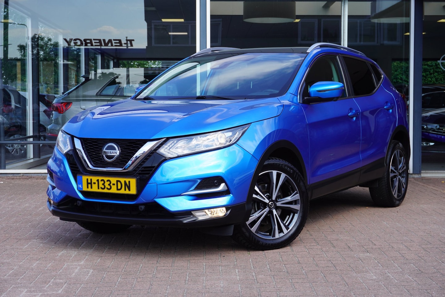 Nissan Qashqai - 1.3 DIG-T N-Connecta | Handbak | Airco | Navi | Panodak | Elek. Pakket | Vol opties | Inru - AutoWereld.nl