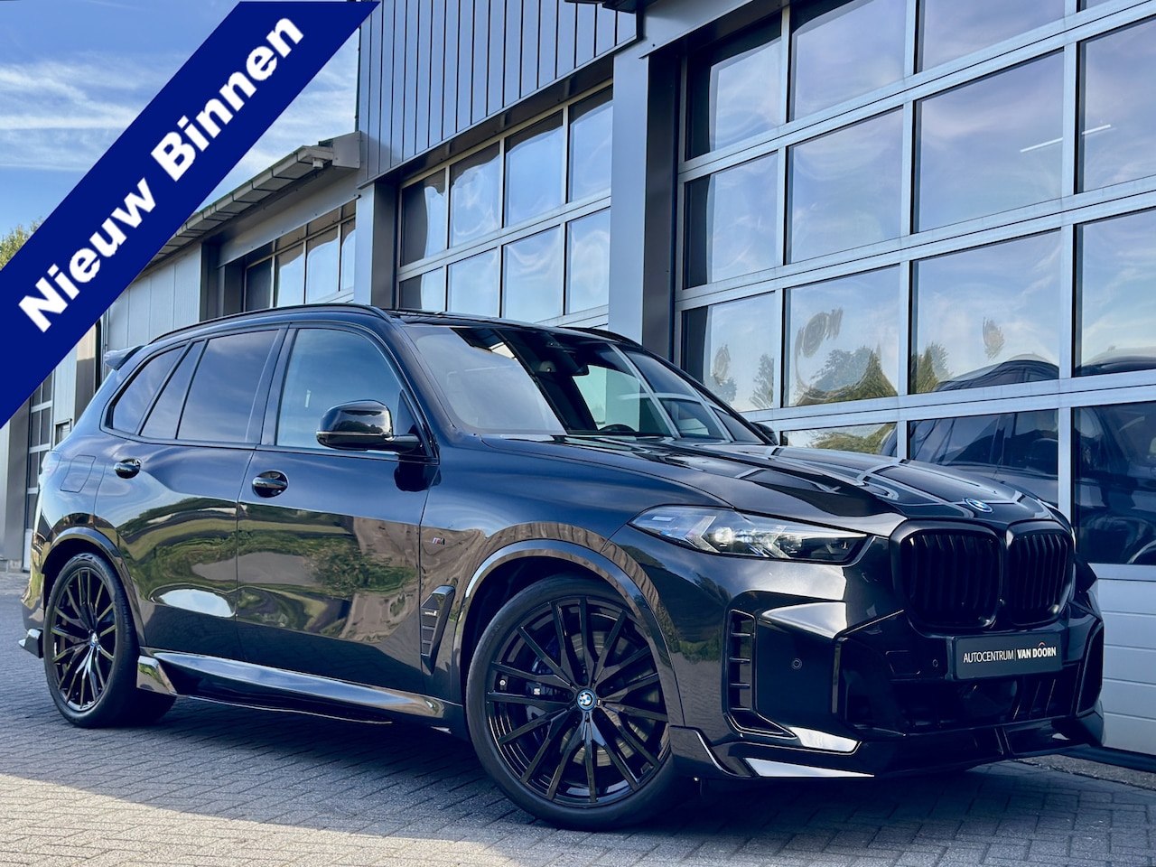 BMW X5 - xDrive50e | M-Sport | Dark Label | Panodak | 22" Wielen | Luchtvering | Softclose | Harman - AutoWereld.nl