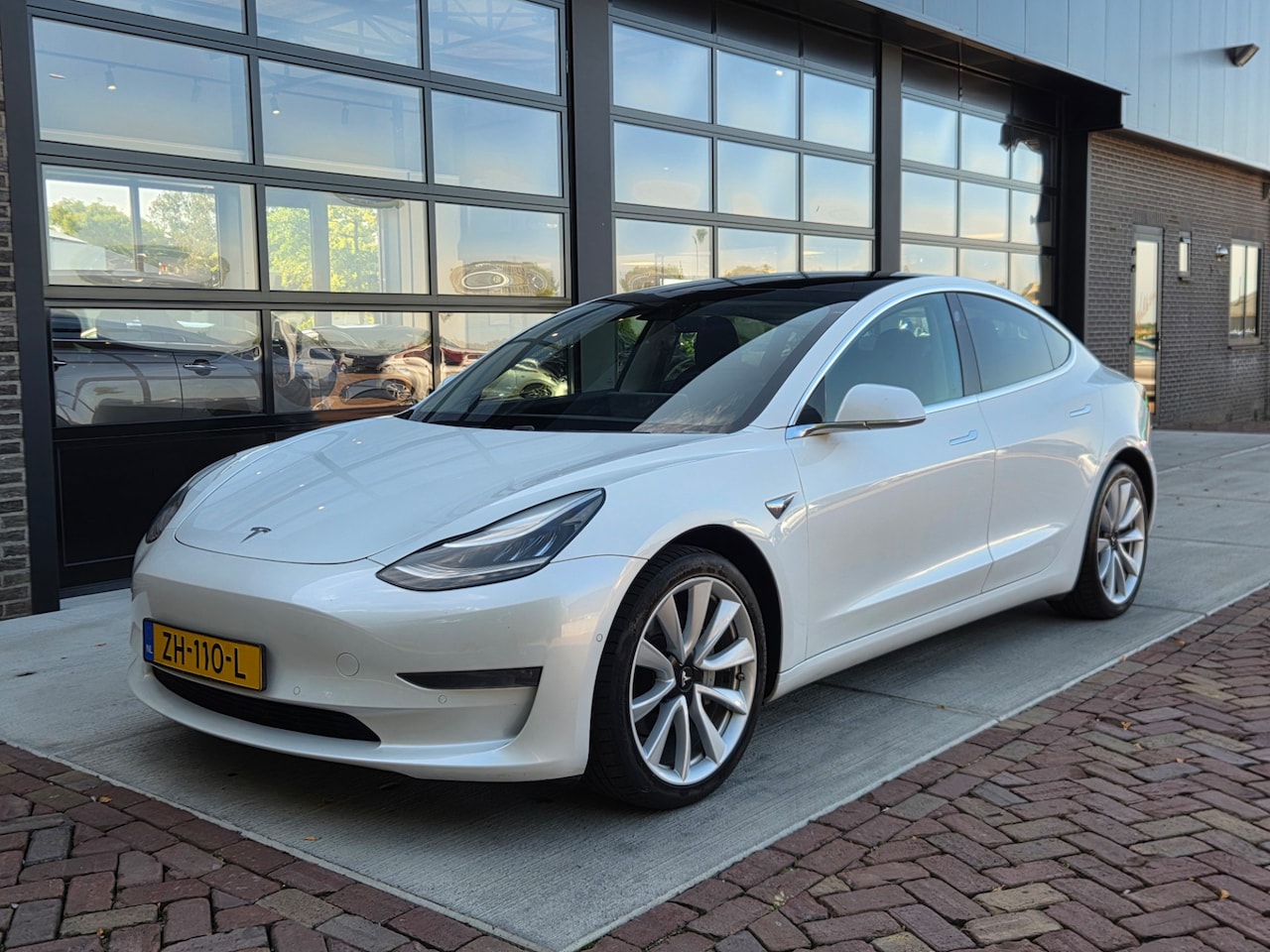 Tesla Model 3 - Long Range AWD 75 kWh | Autopilot - AutoWereld.nl