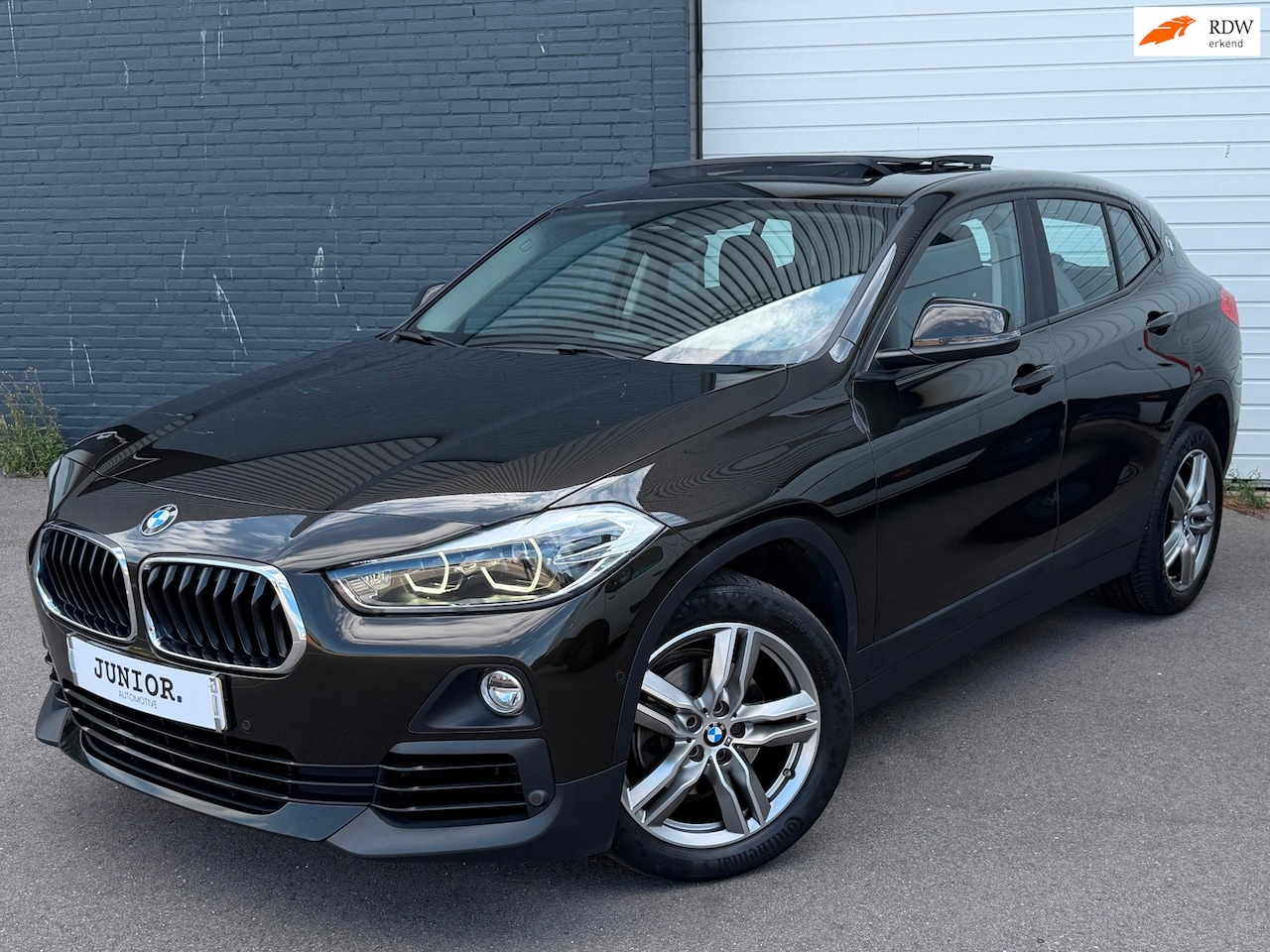 BMW X2 - SDrive18i PANORAMADAK/AUTO/NAVI/KEYLES - AutoWereld.nl