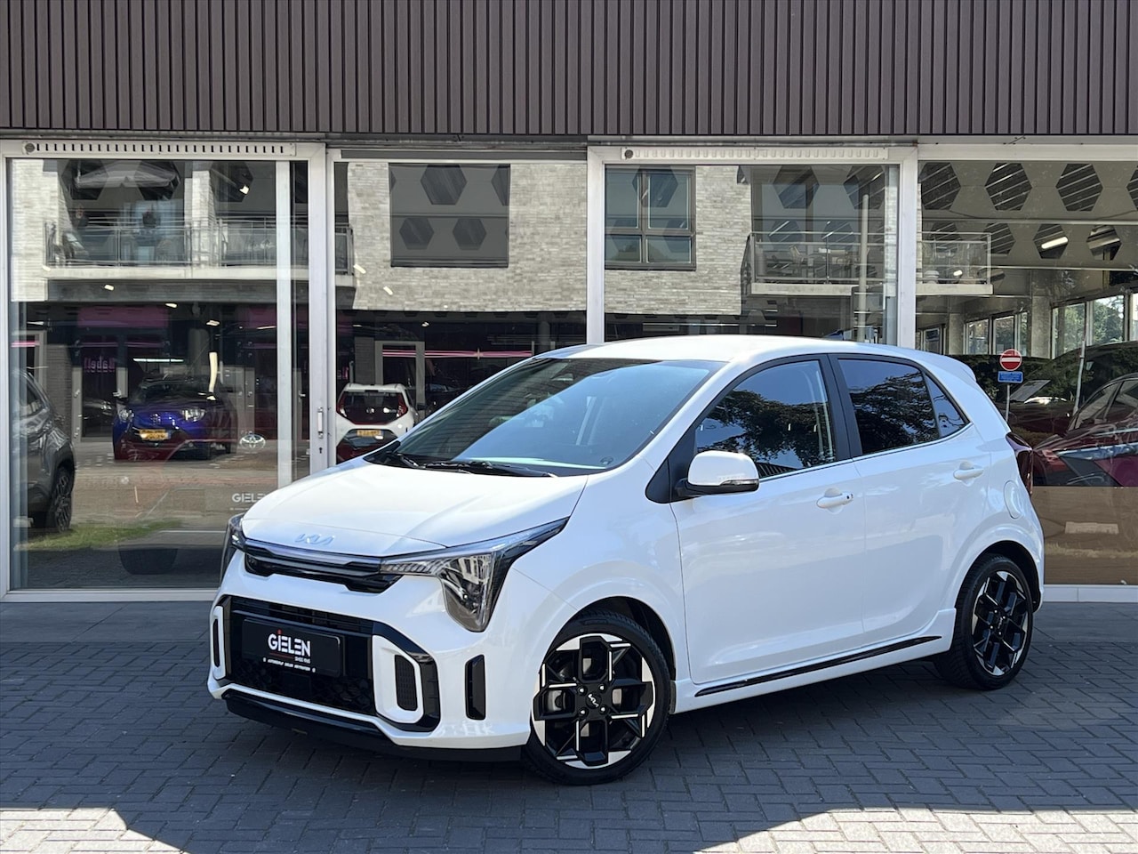 Kia Picanto - 1.2 78pk 5-zits GT-Line 4 Cilinder | Stoel + Stuurverwarming, Cruise control, Parkeersenso - AutoWereld.nl