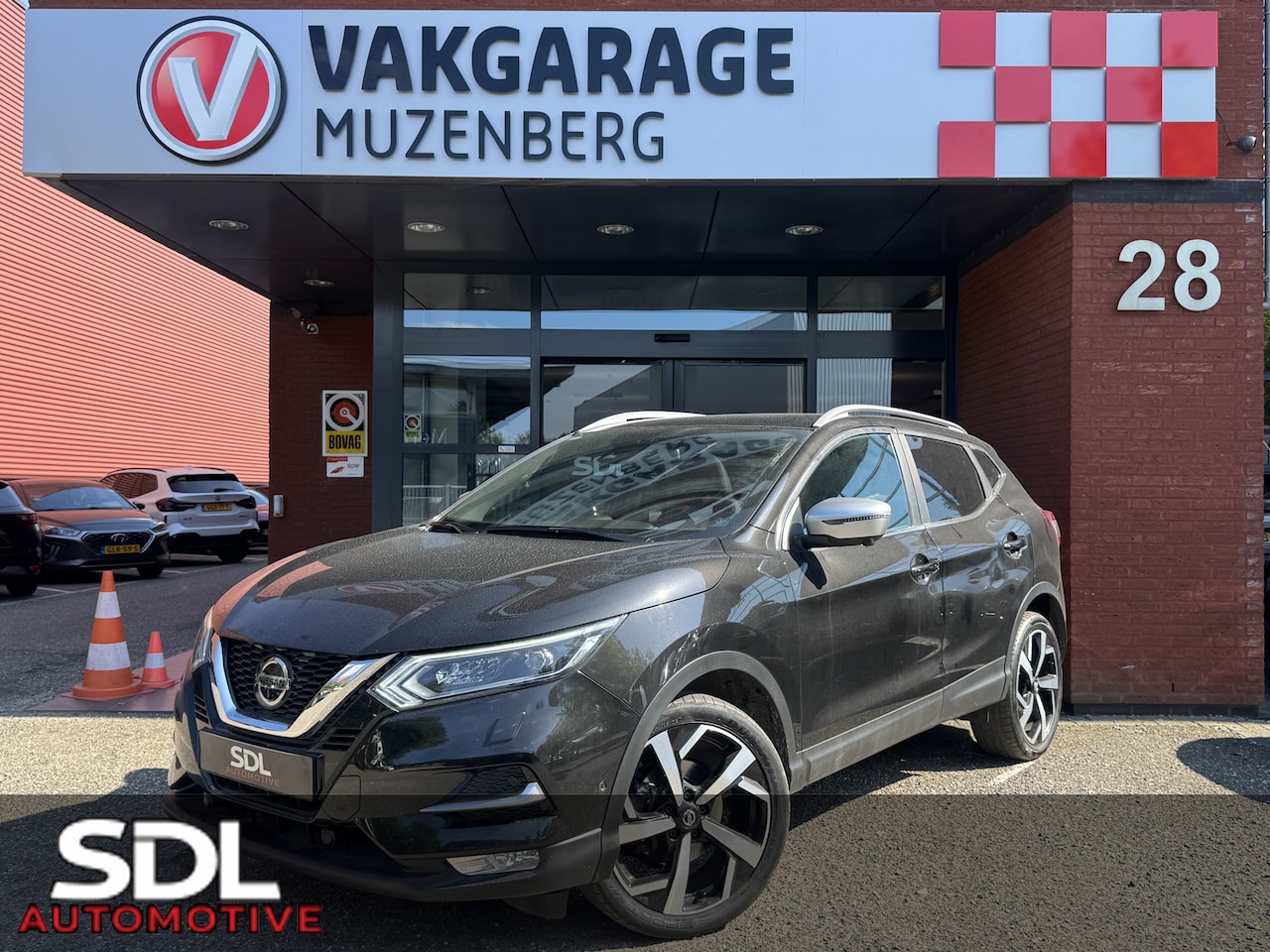 Nissan Qashqai - 1.3 DIG-T Tekna + // BOSE AUDIO // MEMORY SEATS // PANO DAK // LEDEREN BEKLEDING // BLIND - AutoWereld.nl