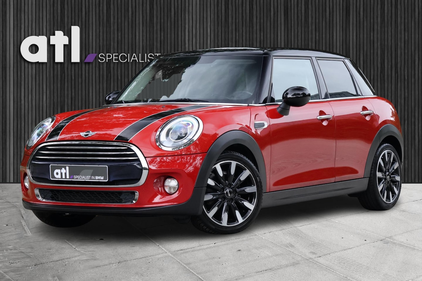 MINI 5-Deurs - 1.5 Cooper Chili 5-deurs | LED | 17" | Climate control | Stoelverwarming | Cruise control - AutoWereld.nl