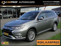 Mitsubishi Outlander - 2.4 Phev Instyle | Trekhaak | Navi | Leer | 2020 MY
