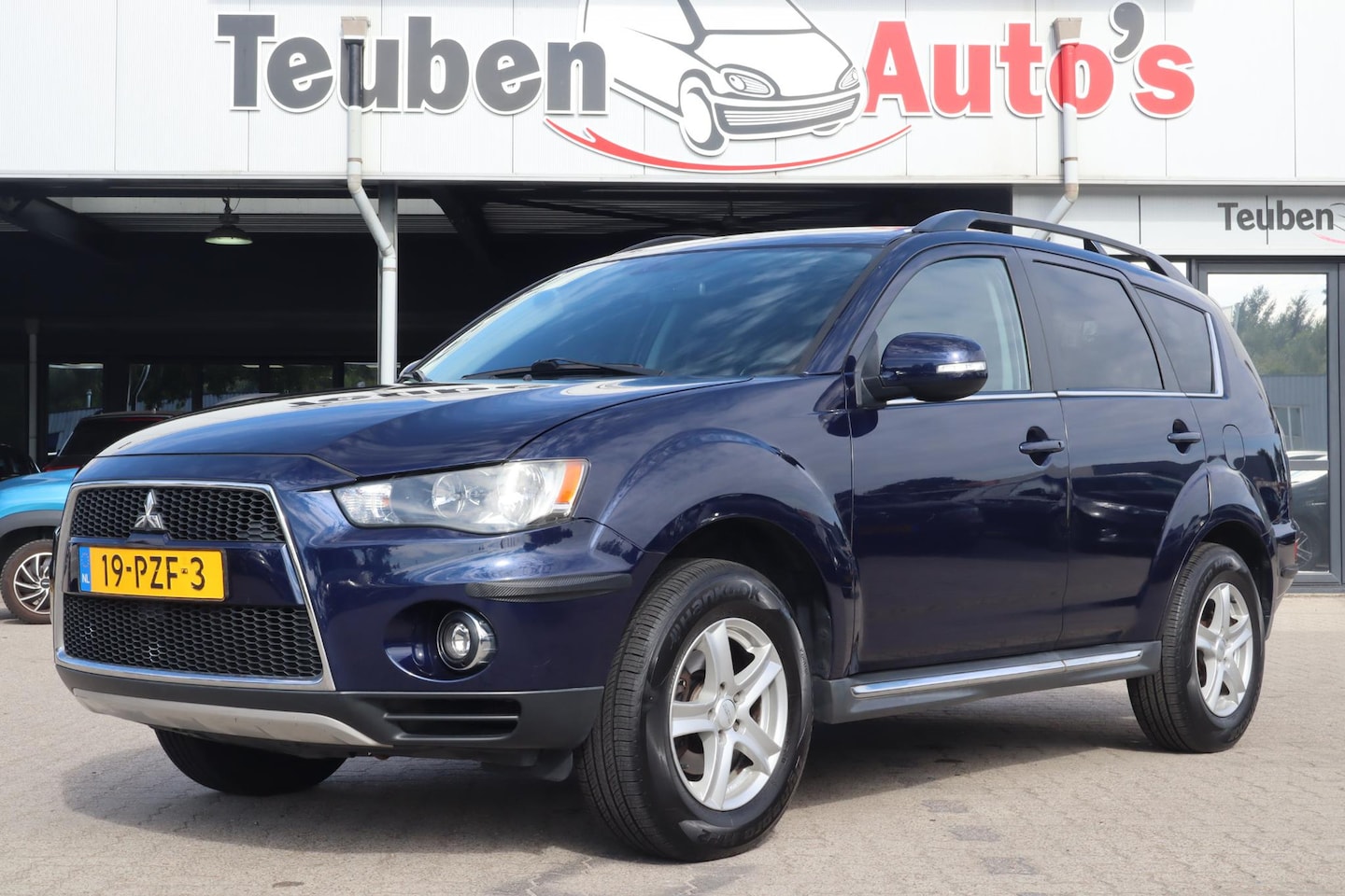 Mitsubishi Outlander - 2.0 Intro Edition | Automaat | Climate control | Cruise control | Trekhaak - AutoWereld.nl