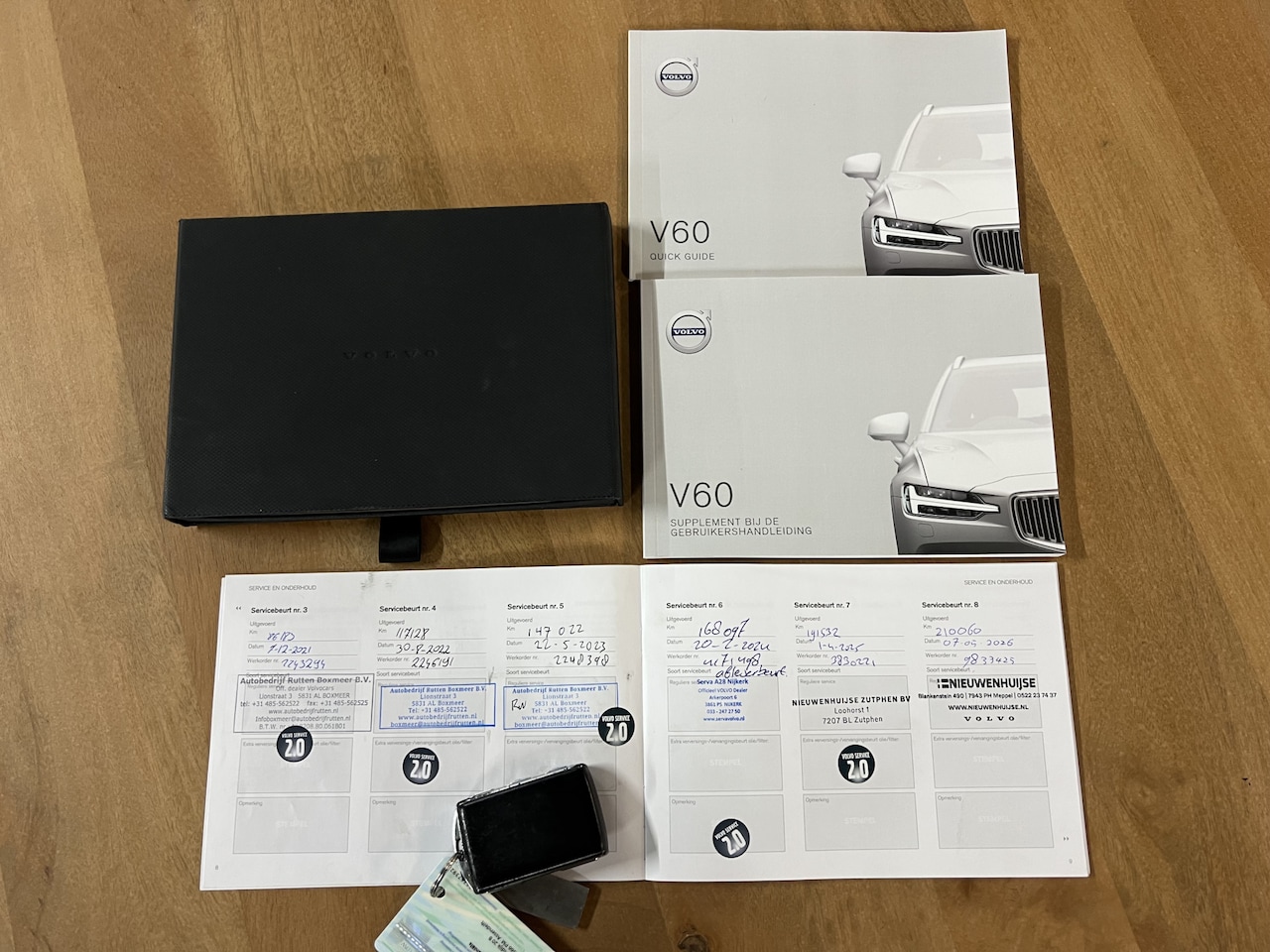 Volvo V60 - 2.0 T5 Inscription | Nieuw binnen | Harman/Kardon | Trekhaak | NAP - AutoWereld.nl