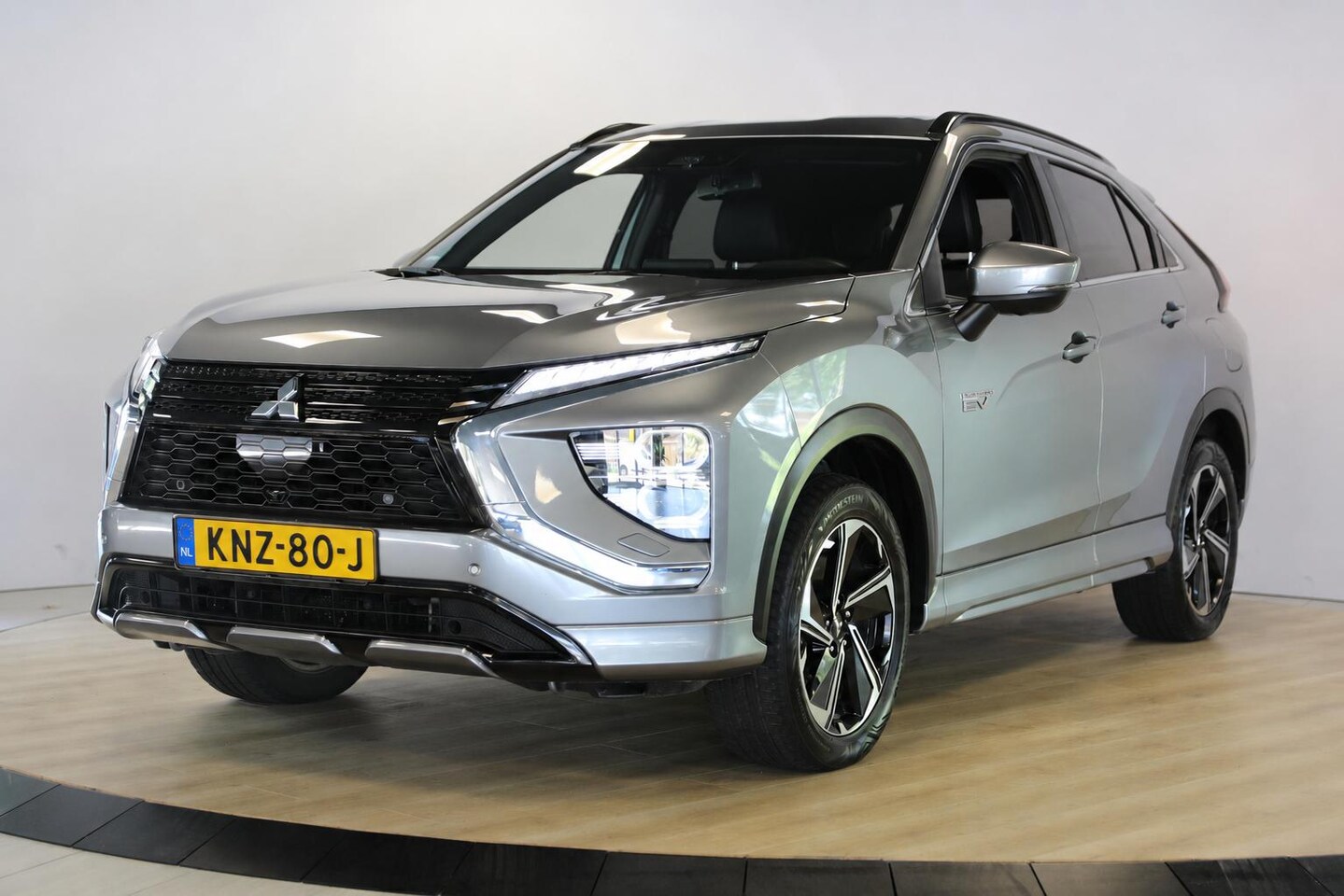 Mitsubishi Eclipse Cross - 2.4 PHEV Intense+ | 360 camera | Cruise Adaptief | Trekhaak | Apple Carplay - AutoWereld.nl