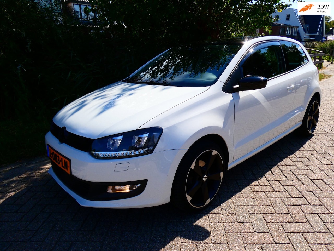 Volkswagen Polo - 1.2-12V Airco Camera Multimedia LED LMV Zuinig - AutoWereld.nl
