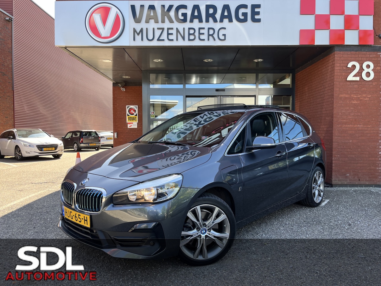 BMW 2-serie Active Tourer - 225xe iPerformance Executive // NAVI // CAMERA // HEAD UP DISPLAY // PANO SCHUIF-KANTEL DA - AutoWereld.nl