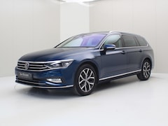 Volkswagen Passat Variant - 1.5 TSI 150pk DSG7 Elegance Business [ PANODAK+TREKHAAK+ACC+CAMERA+CLIMAAT+PDC+NAVIGATIE ]