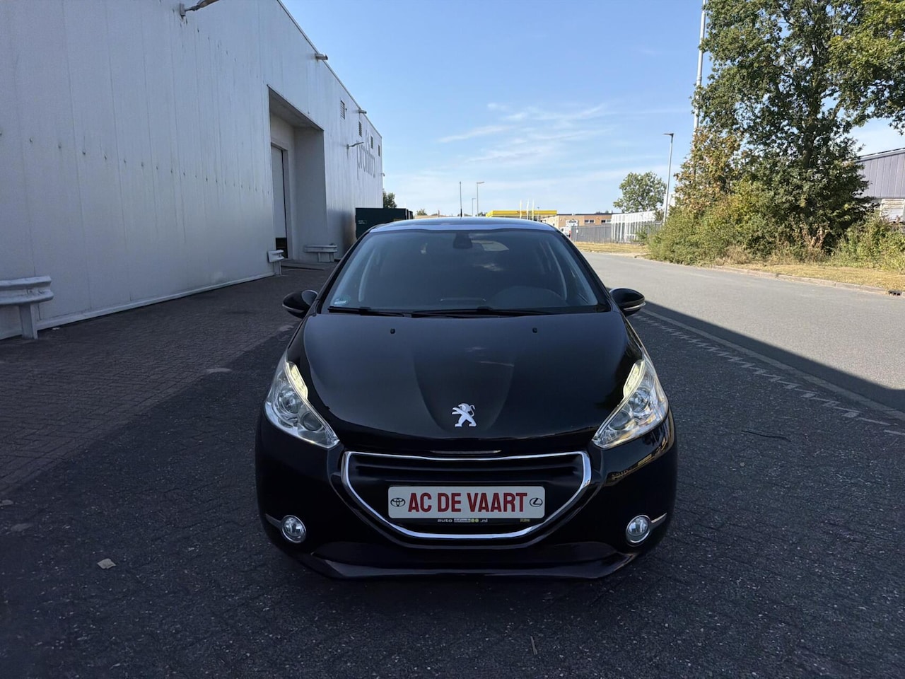 Peugeot 208 - 1.2 PureTech Style - PANODAK/CRUISECONTROL/AIRCO - AutoWereld.nl