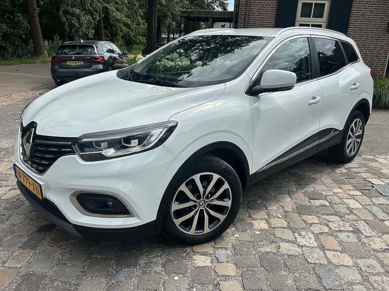 Renault Kadjar - 1.3 TCe Intens Aut,ecc,navi,lmv,el.ramen,h.leer,dakrails,led,audio - AutoWereld.nl