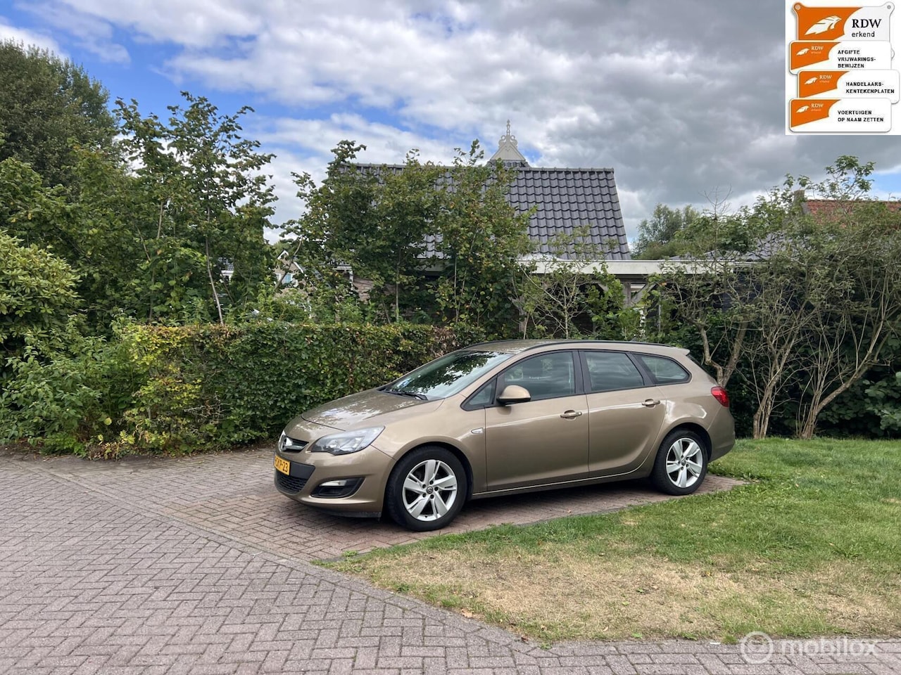 Opel Astra Sports Tourer - 1.7 CDTi Cosmo bj 2013 - AutoWereld.nl