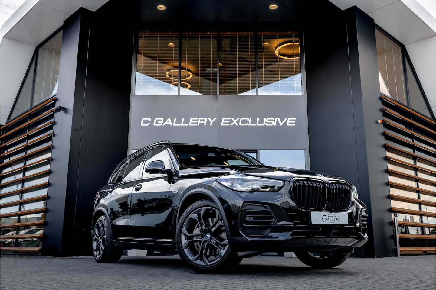 BMW X5 - xDrive45e Executive - Panorama | Luchtvering | ACC | KEyles - AutoWereld.nl