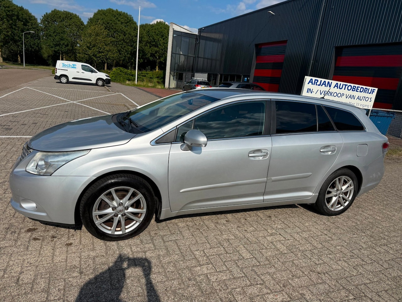 Toyota Avensis Wagon - 2.0 VVTi Business 2.0 VVTi Business - AutoWereld.nl