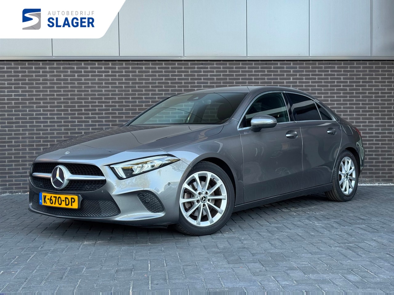 Mercedes-Benz A-klasse - 200 Business Solution AMG | Navi | LED | Camera | Widescreen - AutoWereld.nl