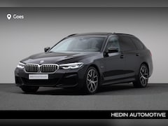 BMW 5-serie Touring - 530e | M Sportpakket | Trekhaak met elektrisch wegklapbare kogel | Achteruitrijcamera | Gl