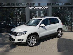 Volkswagen Tiguan - 2.0 TDI Track&Field 4Motion PANO TREKHAAK NAVI