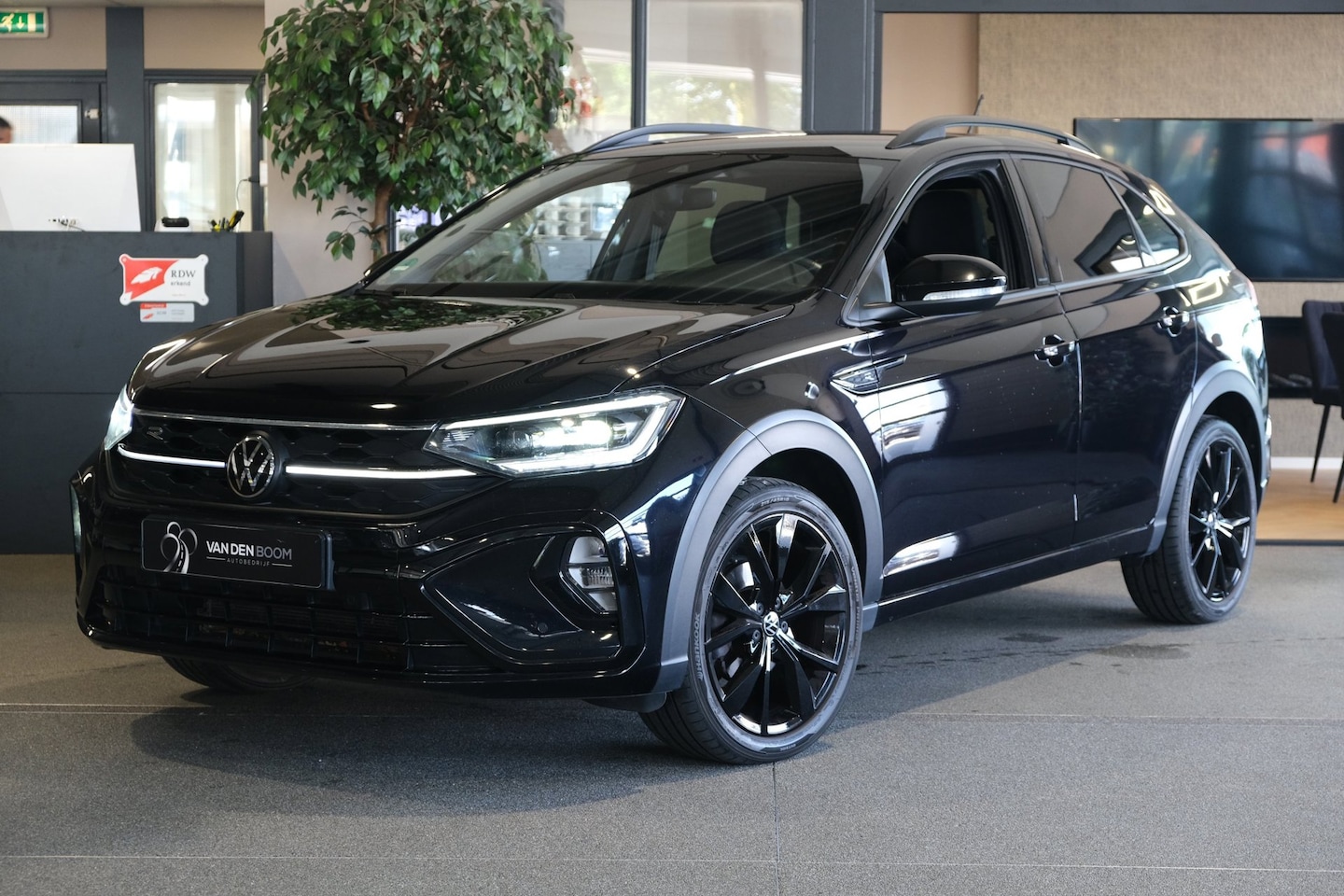 Volkswagen Taigo - 1.0 TSI 2x R-Line 110PK DSG Black Style IQ Matrix Led Cam Virtual Kessy ACC - AutoWereld.nl