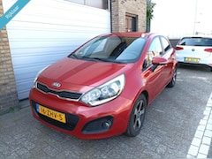 Kia Rio - 1.2 CVVT Design Edition Airco/Parkeersensoren NL-Auto APK 8-2027